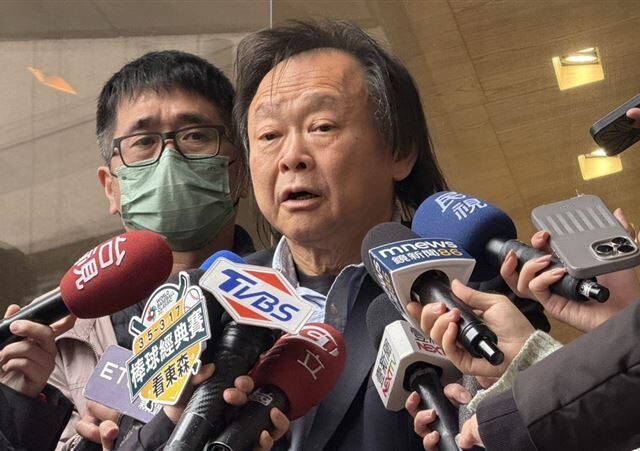 台灣新聞通訊社-主動見柯韓促藍綠白敘舊？王世堅親闢謠「韓國瑜致電邀情」：不會出席