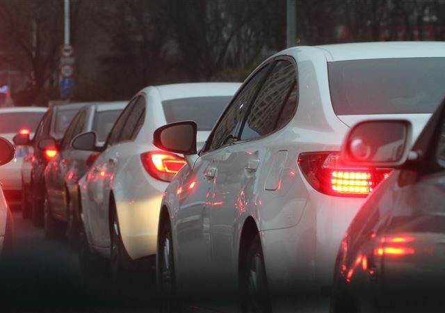 台灣新聞通訊社-國道內側車道開96km挨罰！駕駛靠2儀器實測揪出10%誤差…對決警方測速儀