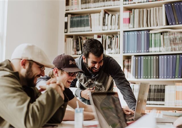 台灣新聞通訊社-最強私立大學換了！這1校「狠超車」成企業最愛　贏國立、畢業薪水高