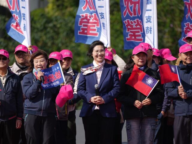 台灣新聞通訊社-爭黨內提名！徐欣瑩新竹首場萬人誓師造勢大會　藍委組「最強戰隊」力挺