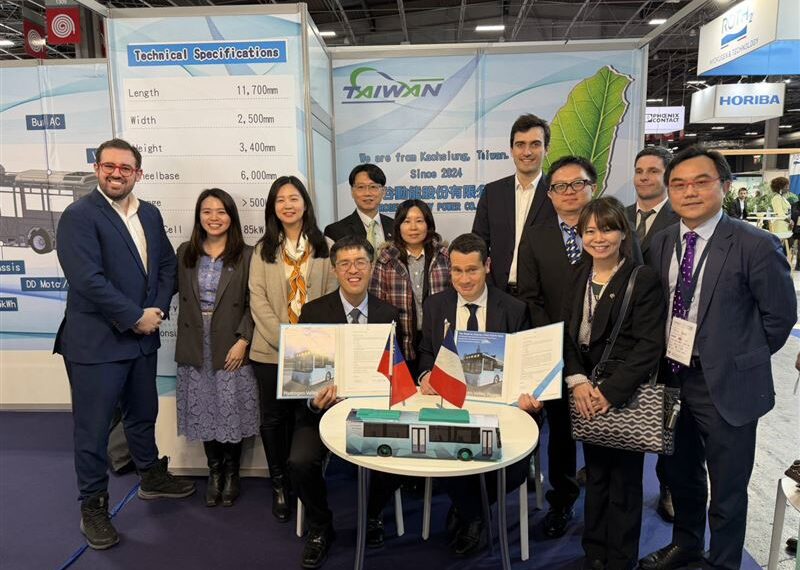 台灣新聞通訊社-台灣氫能巴士登歐洲舞台！氫谷動能Hyvolution Paris 2026展示整車實力