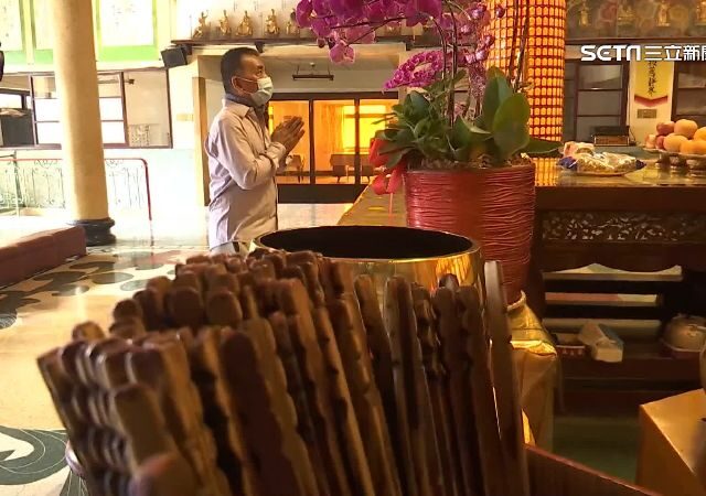 台灣新聞通訊社-全台最早國運籤出爐！五甲關帝廟抽出「中上籤」：2026上半年有利