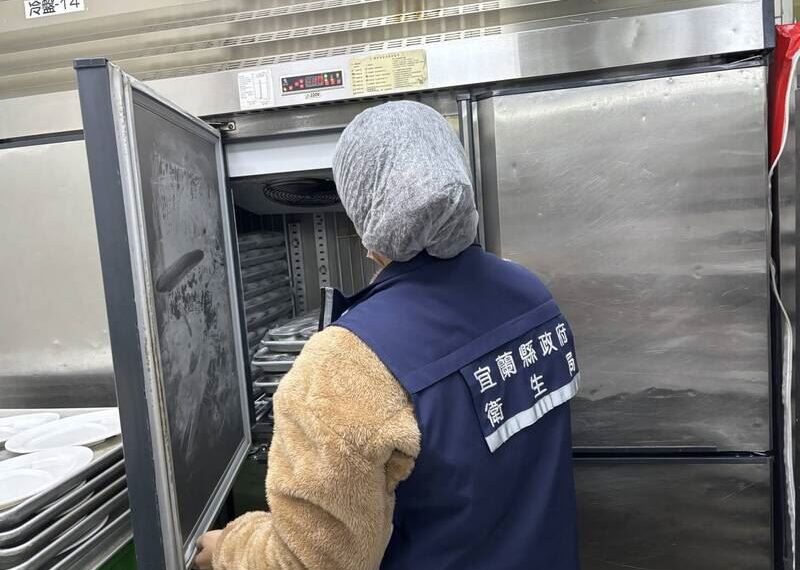 台灣新聞通訊社-整桌4人吃到掛急診!她控「牛肉有蛆」蘭城晶英酒店:刀切造成牛筋捲曲