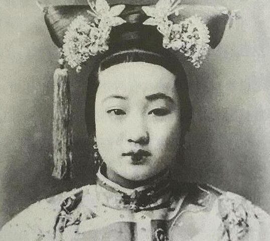 台灣新聞通訊社-酸菜白肉鍋是真的！肉形石身世大揭密　史料證實與翠玉白菜同屬瑾妃