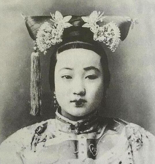 台灣新聞通訊社-酸菜白肉鍋是真的！肉形石身世大揭密　史料證實與翠玉白菜同屬瑾妃