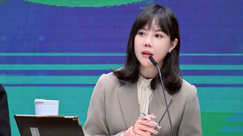 台灣新聞通訊社-吃錯加速老化！營養師揭「10種毀膚食物」　杏仁助皮膚更嫩