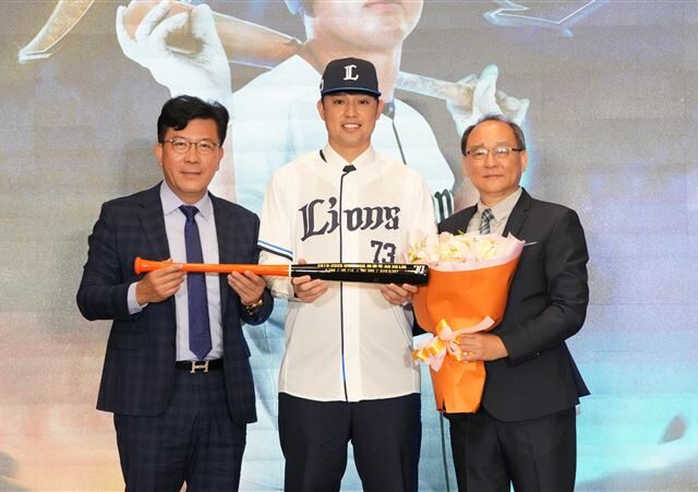 台灣新聞通訊社-日職／蘇泰安遺憾無法再看「安可舞」　林安可尬笑：沒有比較輕鬆…