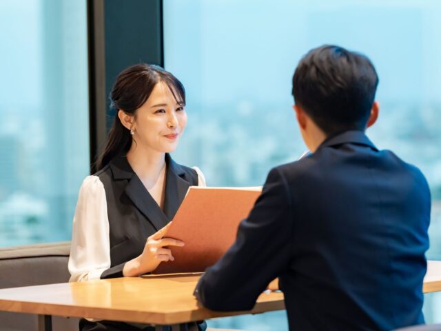 台灣新聞通訊社-富二代低調有禮她超心動　開口2句話秒幻滅！網揭傳產家庭黑暗面