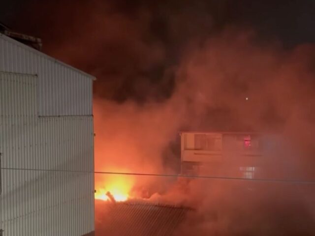 台灣新聞通訊社-快訊／台中8民宅全面燃燒！16歲女高中生受困險喪命　疑除濕機冒煙釀禍