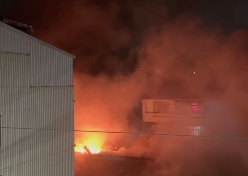 台灣新聞通訊社-快訊／台中8民宅全面燃燒！16歲女高中生受困險喪命　疑除濕機冒煙釀禍