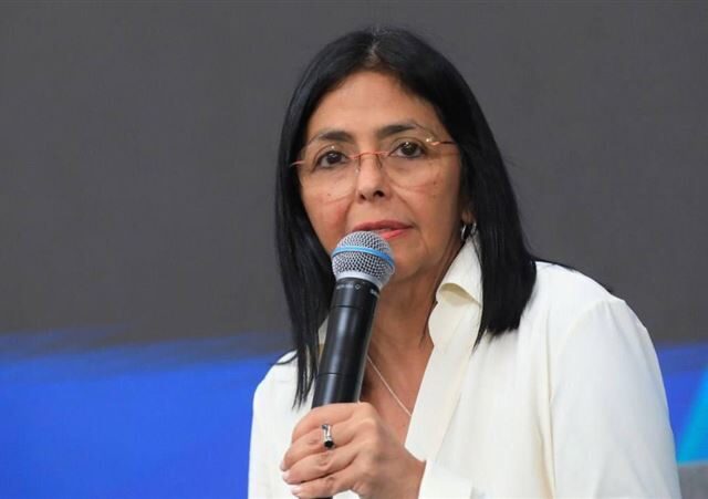 台灣新聞通訊社-羅德里格斯正式宣誓就職！出任委內瑞拉代理總統　馬杜洛押到紐約受審