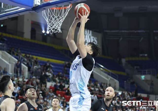 台灣新聞通訊社-PLG／首節就抓9籃板創生涯新高　曾祥鈞看自己角色、點勇士陣型弱點