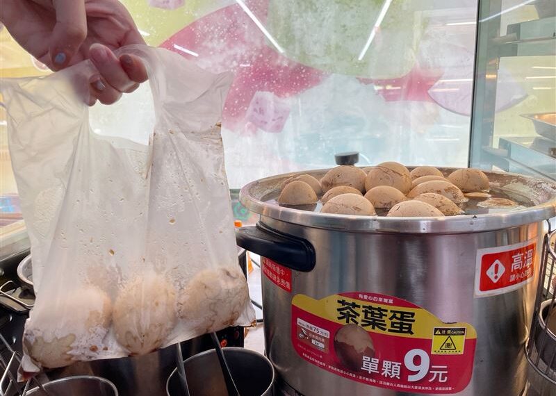 台灣新聞通訊社-萊爾富「18款隱藏神物」員工私下也買！　1熱食上架就掃光