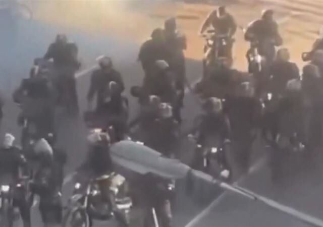 台灣新聞通訊社-伊朗示威潮狂燒傳至少45死　逾2000人被捕、網路中斷