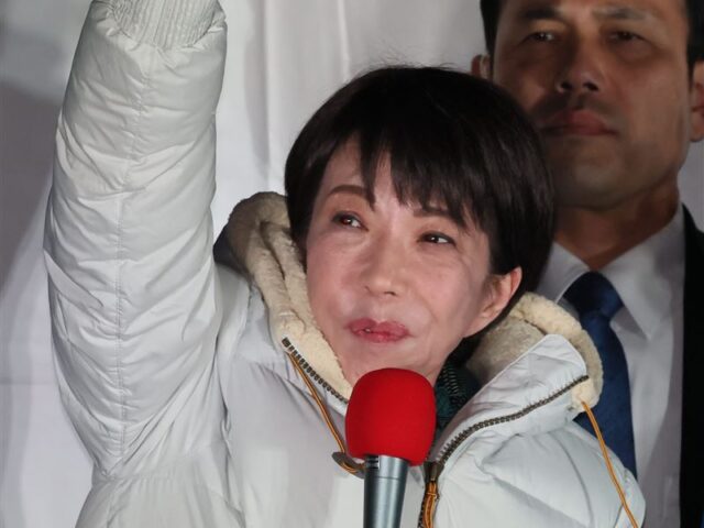 台灣新聞通訊社-高市早苗街頭演說！車站前「人潮爆滿照曝」　日網驚呆：根本是國民偶像