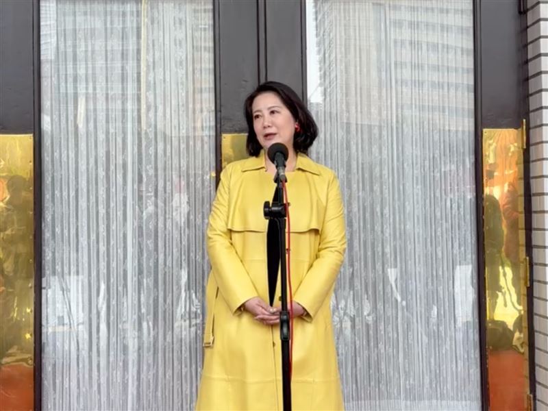 台灣新聞通訊社-黃國昌辭職扯綠委帶職參選　吳思瑤酸「雙標昌」演很大：怎不提藍委？