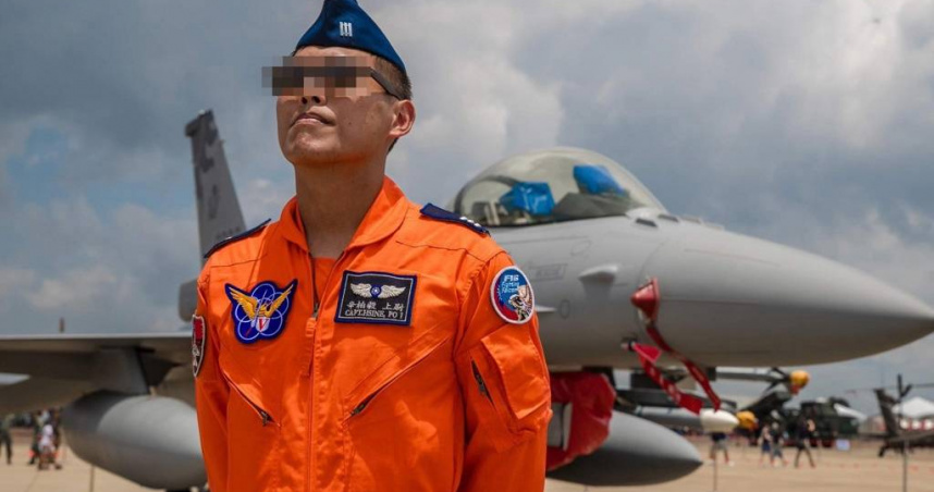 台灣新聞通訊社-F-16訓練失事飛官疑跳傘失聯 空軍認:任務電腦故障