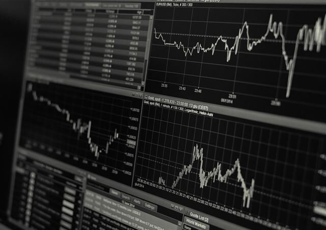 台灣新聞通訊社-盤中／台積電聯電臉綠！台股盤中一度重挫逾500點　各類股黯淡無光