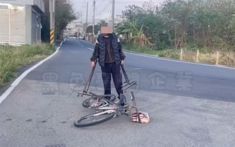 台灣新聞通訊社-苗栗男「失控嘶吼」又持鐵棍猛砸!民眾嚇壞:怕是張文翻版 驚悚畫面曝