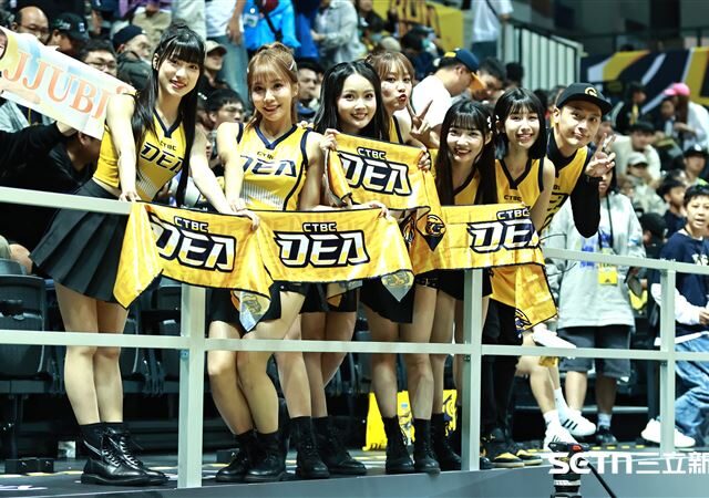 台灣新聞通訊社-PS女孩怡琪搭到恐怖排班計程車　PO網分享經歷！2位隊友竟也搭過同班車