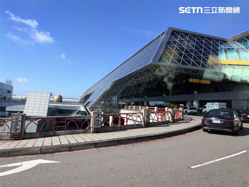 台灣新聞通訊社-桃機接送區科技執法！「超過3分鐘臨停就開罰」這時正式上路