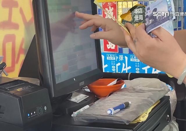 台灣新聞通訊社-阿姨結帳報「神祕代碼」他疑惑　背後含意曝！暖哭95萬人：把愛傳遞下去