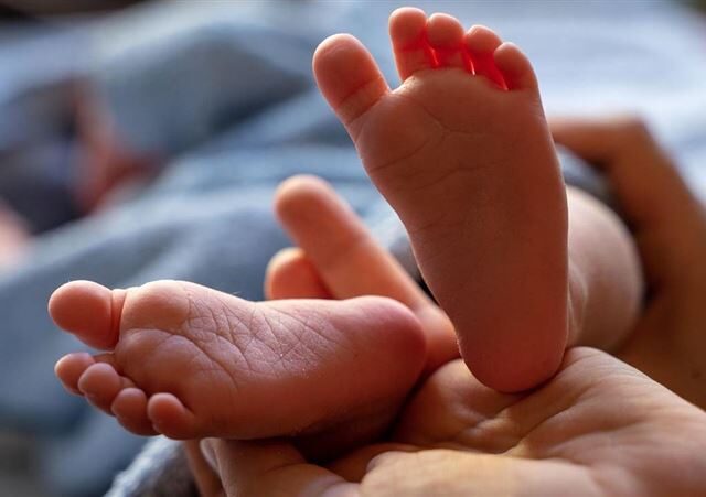 台灣新聞通訊社-孕婦分娩胎位不正！助產士暴力接生硬拉　慘害「男嬰斷頭」變2截