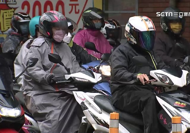台灣新聞通訊社-不是羽絨衣！機車族冬天狂推「1保暖好物」：便宜、一件就夠