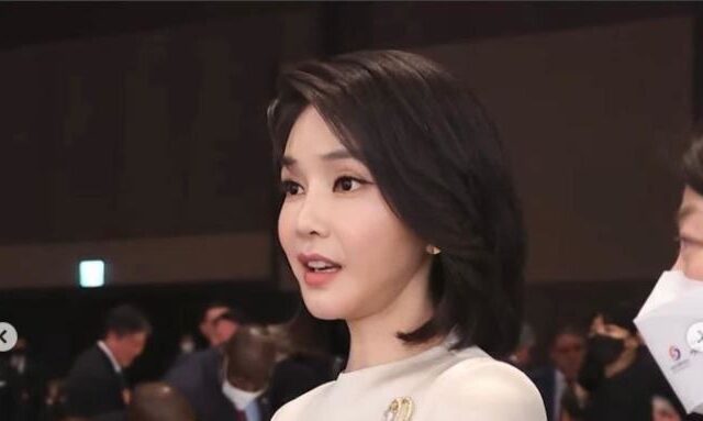 台灣新聞通訊社-快訊／南韓前第一夫人金建希涉收賄　一審遭判1年8個月