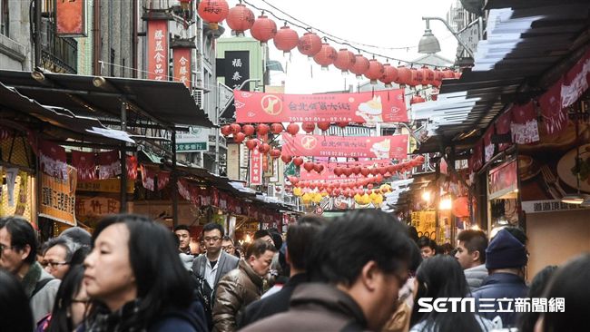 台灣新聞通訊社-過年一堆人準備出國？網嘆「年味變淡」：好久沒聽到東東嗆　他揭原因