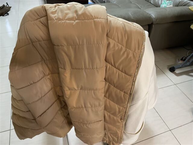 台灣新聞通訊社-沒很髒的衣服要放哪？網友一面倒「2字」回答：然後堆成一顆樹