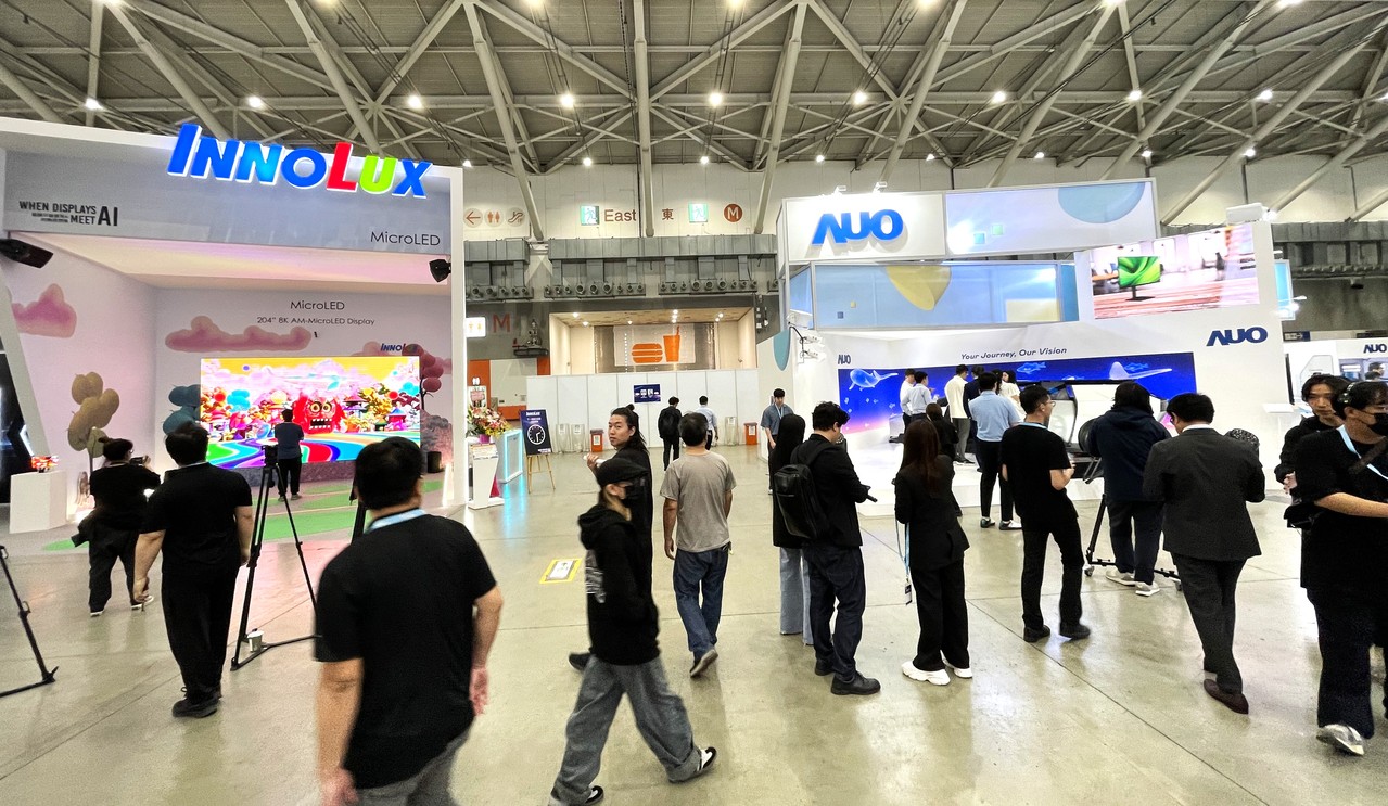 台灣新聞通訊社-台股攻上3萬點「面板三喵變三雄」？他點名這大廠：其實沒利多