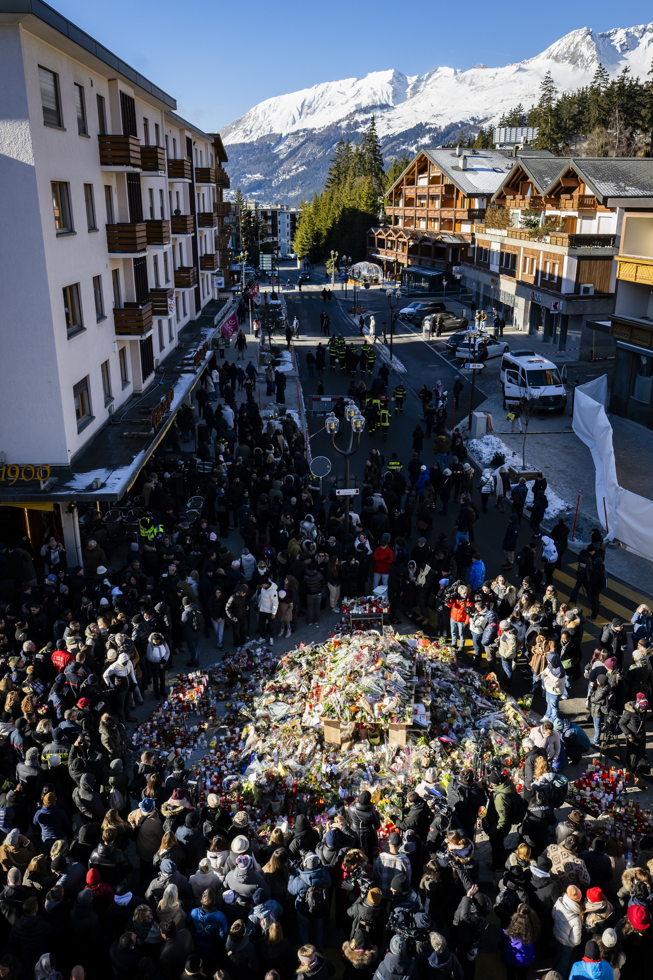 台灣新聞通訊社-瑞士酒吧大火案業者致歉 慘重傷亡引發超收質疑