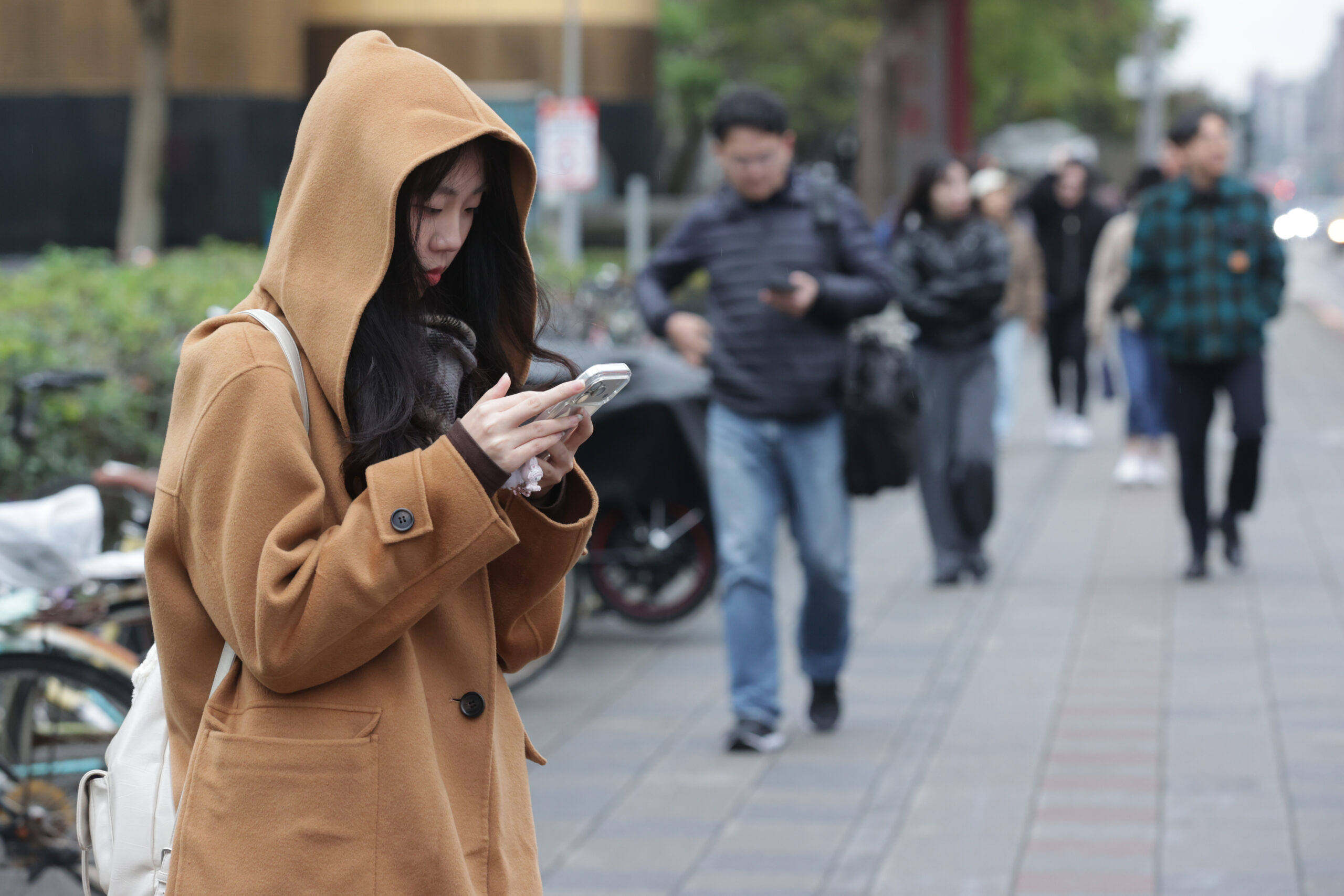 台灣新聞通訊社-強烈冷氣團+輻射冷卻 18縣市低溫特報 恐跌到個位數