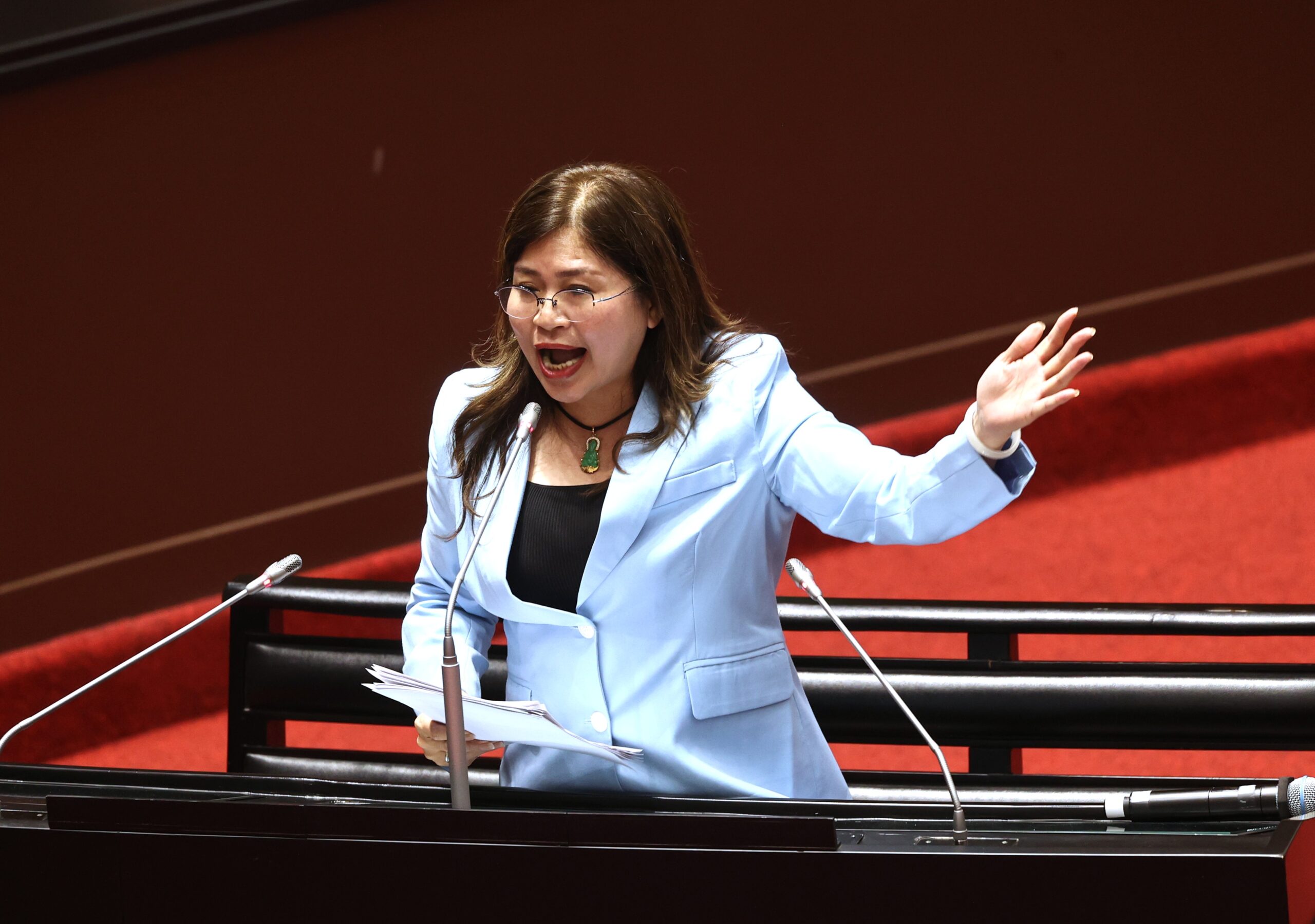 台灣新聞通訊社-民眾黨兩年條款鬆動有雜音 麥玉珍：法案通過與否無關任期