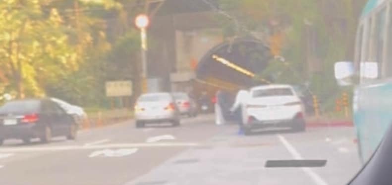 台灣新聞通訊社-藉聲援黃呂錦茹罵鍾小平 應曉薇：三進三出國民黨小瓶子