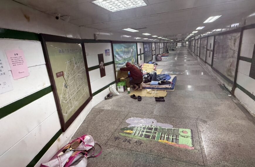 台灣新聞通訊社-嘉義火車站前地下道將封閉 街友棲身最後寒冬…社工關懷