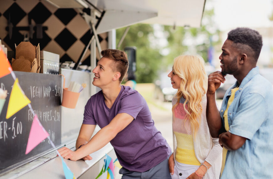 台灣新聞通訊社-血型曝耐心指數！排人氣美食「B型人」15分鐘就想走、他只看一眼：改天再來