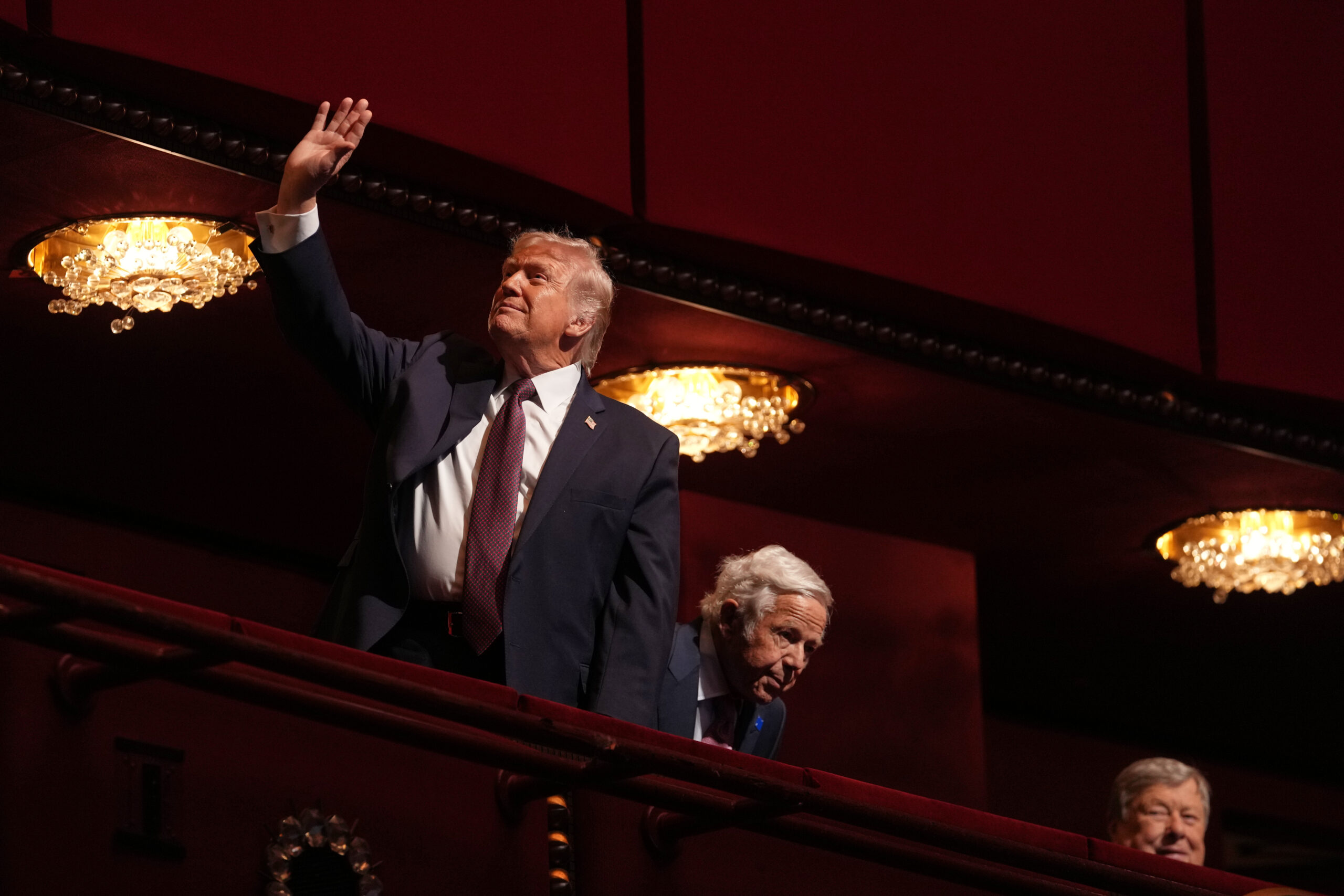 台灣新聞通訊社-川普突襲宣布美東時間明早揭曉聯準會新主席 傳這人獲「默許與點頭」