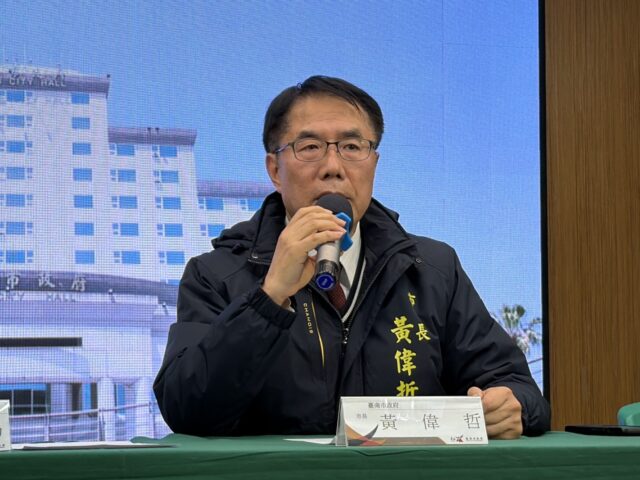 台灣新聞通訊社-黃偉哲跟進營養午餐稱潘朵拉盒子 他曝這1事才被點財政惡化