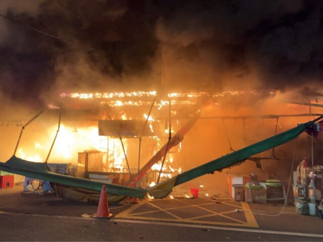 台灣新聞通訊社-違章、管理亂… 桃園傳統市場消防體檢 民營不合格率破五成