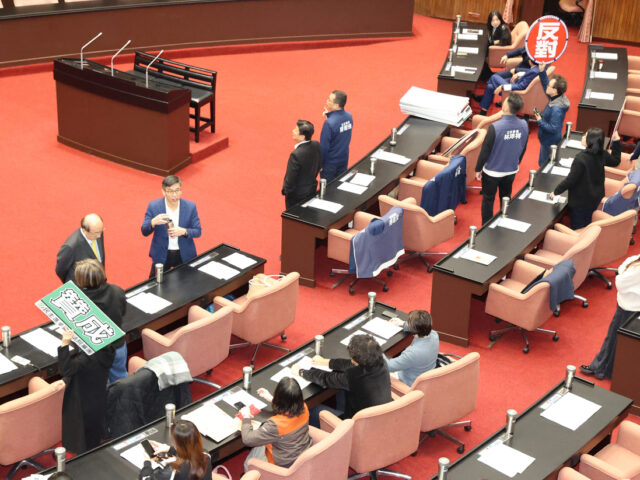 台灣新聞通訊社-民眾黨版軍購特別條例付委審查 政院版在野續封殺