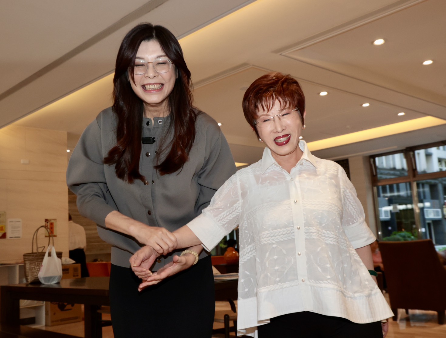 台灣新聞通訊社-鄭麗文提「兩岸和平框架」 藍高層：跟洪秀柱「和平協議」不一樣