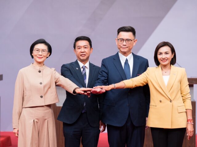 台灣新聞通訊社-民進黨高雄市長初選黃金周末 4綠委衝刺陸戰強化掃街拜票