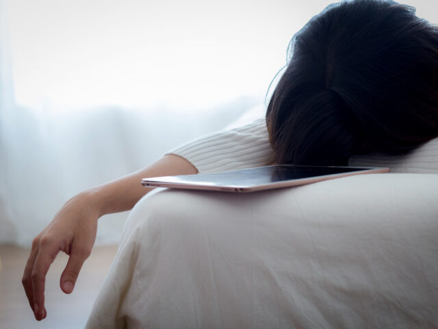 台灣新聞通訊社-假日可以爆睡到下午？ 醫曝最佳補眠時數：降低失智症風險