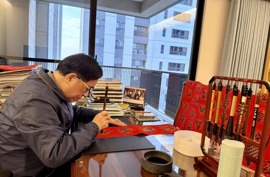台灣新聞通訊社-鏡電視節目開播前喊卡 陳水扁隔1周曬寫春聯照：療癒受傷心靈