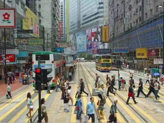 台灣新聞通訊社-香港股旺稅增 財爺：經營帳目料提早轉盈