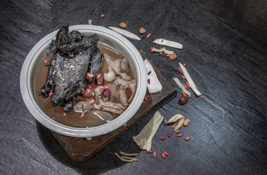 台灣新聞通訊社-噁爆！仁川名店蔘雞湯吃到「排泄物」 店家甩鍋供應商：是雞胗沒清乾淨