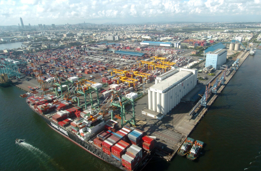 台灣新聞通訊社-兩岸貿易去年首度突破3000億美元 台灣享有逾1400億元順差