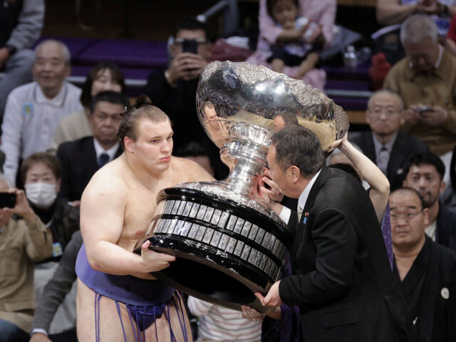 台灣新聞通訊社-高市不登大相撲擂臺頒獎 稱注重女人禁制傳統